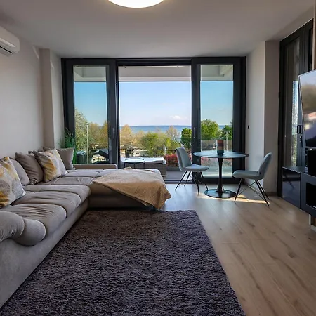 Apartment Panorama Corner